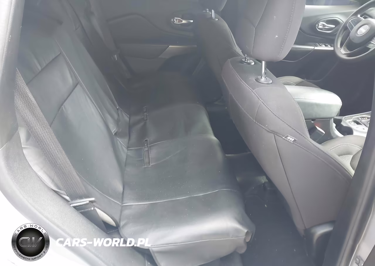 2020 Jeep Cherokee Latitude 4X4 VIN:1C4PJMCB8LD534862 - 8