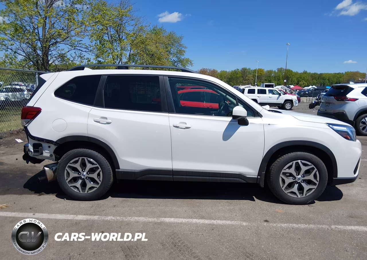 2020 Subaru Forester Premium VIN:JF2SKAGC6LH593184 - 13