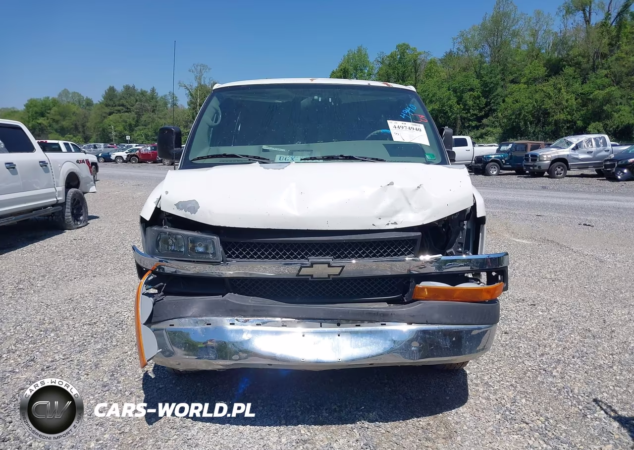 2005 Chevrolet Express VIN:1GAHG39U451263088 - 12