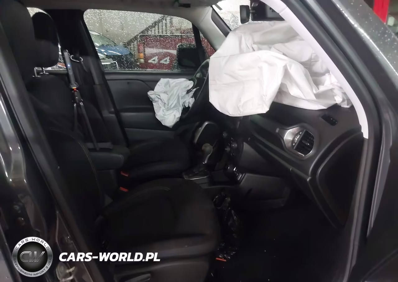 2023 Jeep Renegade Latitude 4X4 VIN:ZACNJDB11PPP43591 - 5
