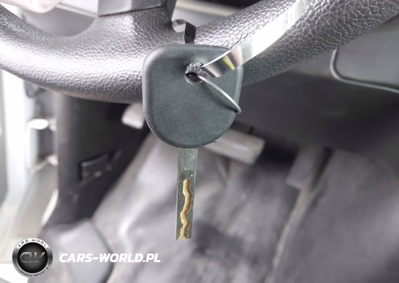 2019 Chevrolet Express 2500 Work Van VIN:1GCWGAFP8K1141055 - 11