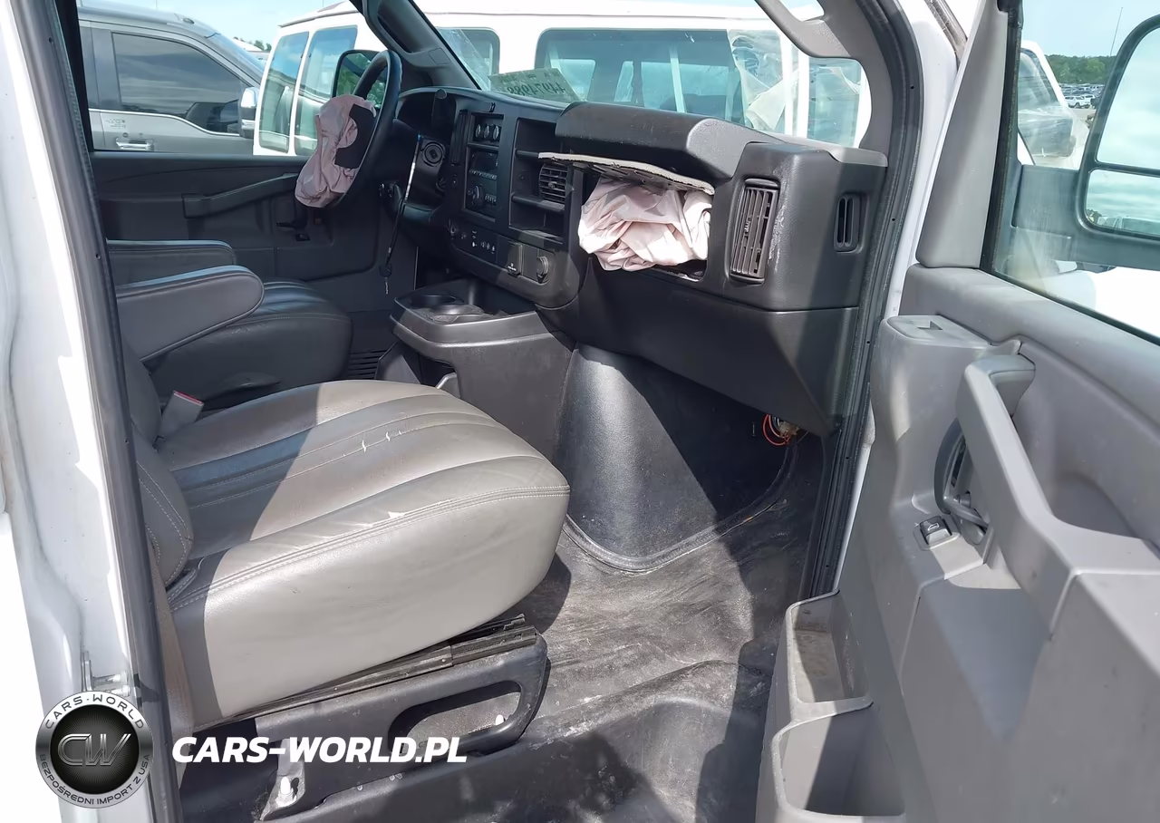 2019 Chevrolet Express 2500 Work Van VIN:1GCWGAFP8K1141055 - 5