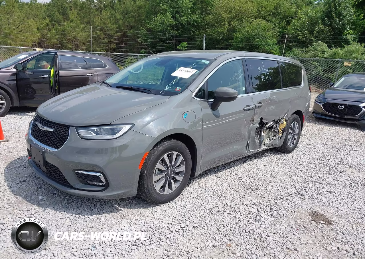 2023 Chrysler Pacifica Hybrid Touring L VIN:2C4RC1L79PR583939 - 2