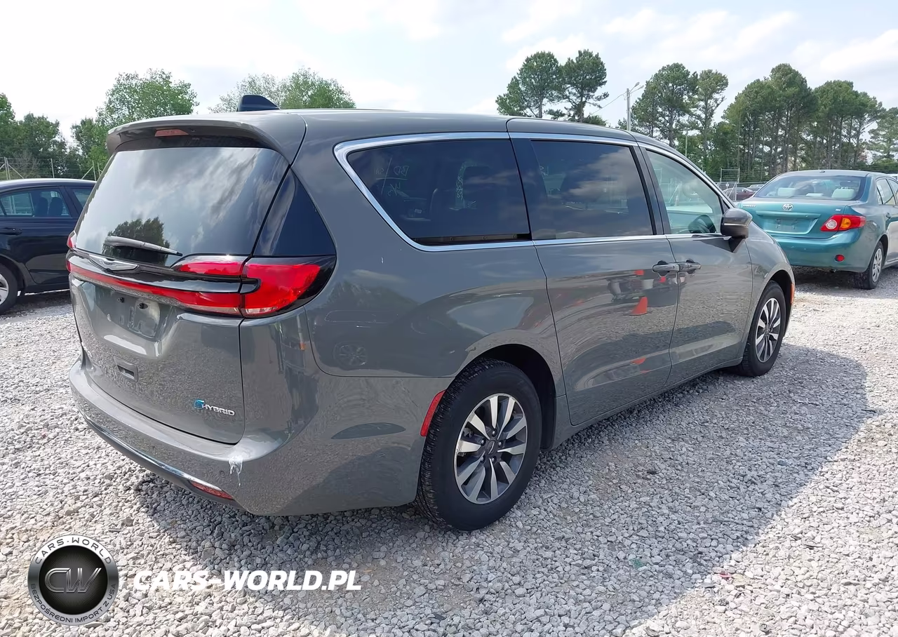 2023 Chrysler Pacifica Hybrid Touring L VIN:2C4RC1L79PR583939 - 4