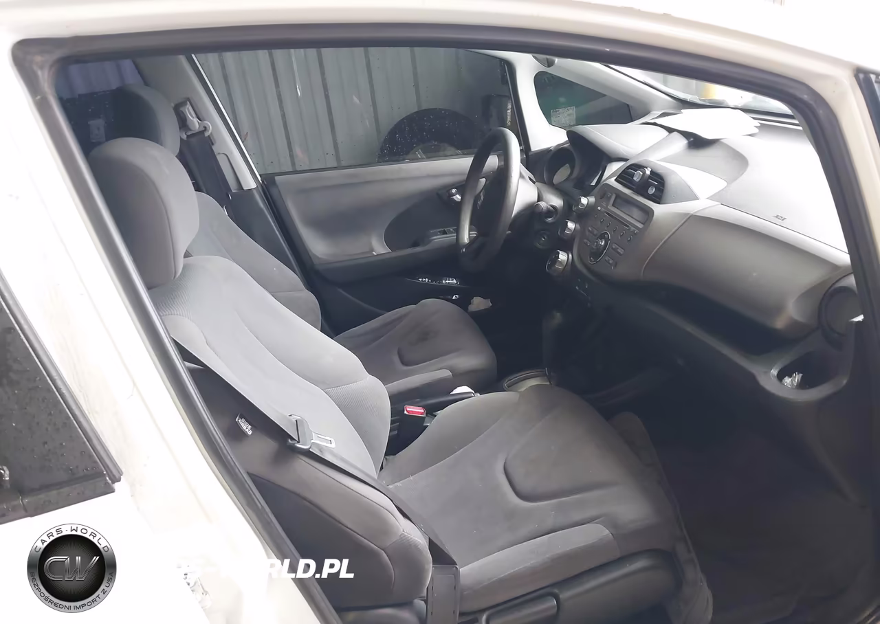 2010 Honda Fit VIN:JHMGE8H20AS017423 - 5