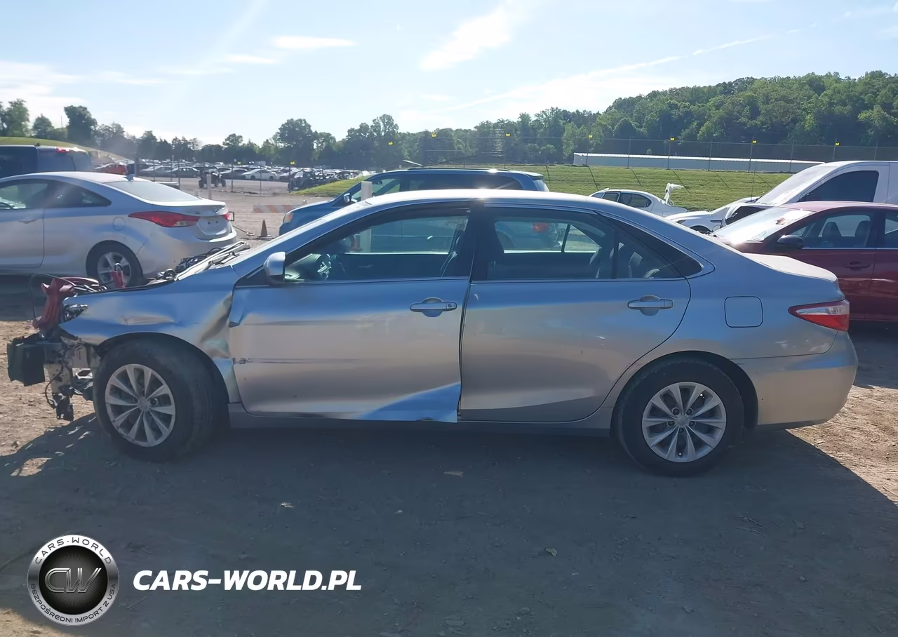 2016 Toyota Camry Le VIN:4T1BF1FK8GU610300 - 14