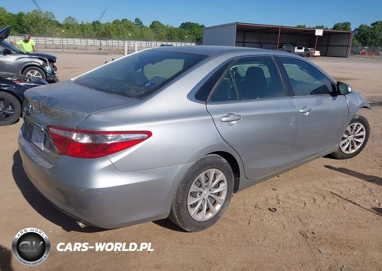 2016 Toyota Camry Le VIN:4T1BF1FK8GU610300 - 4