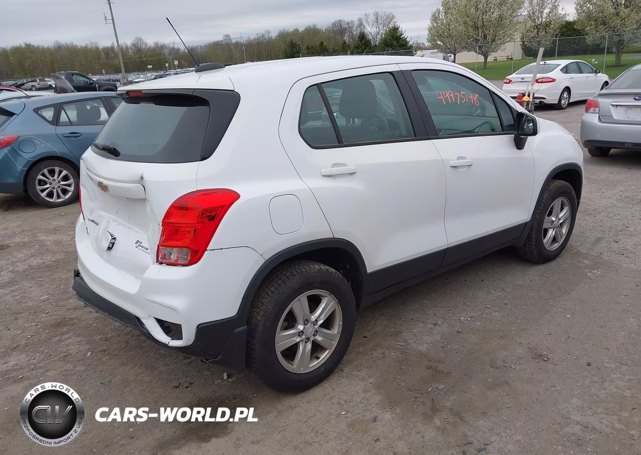 2018 Chevrolet Trax Ls VIN:3GNCJNSB3JL305171 - 4