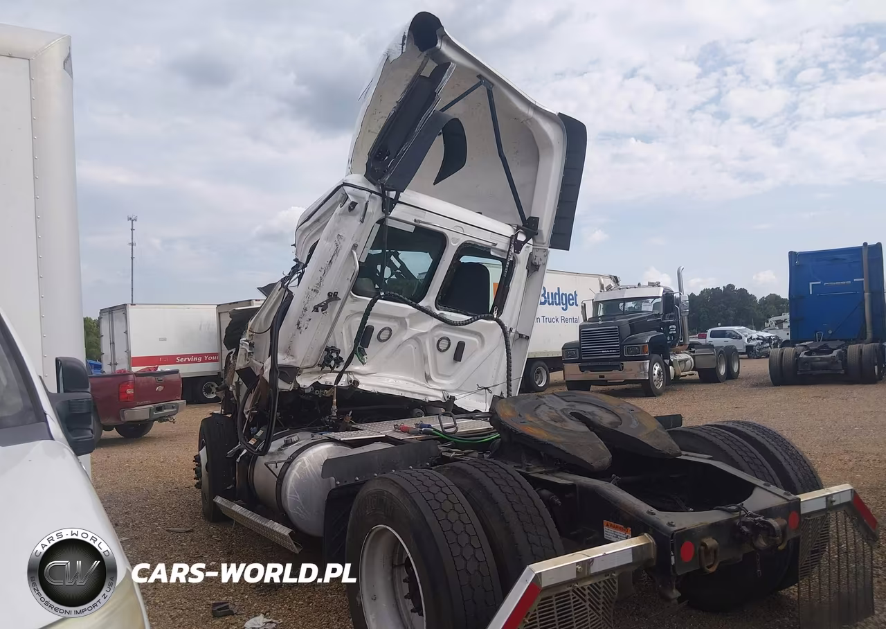 2023 Freightliner New Cascadia 116 VIN:3AKBHSDV9PSUH6624 - 4