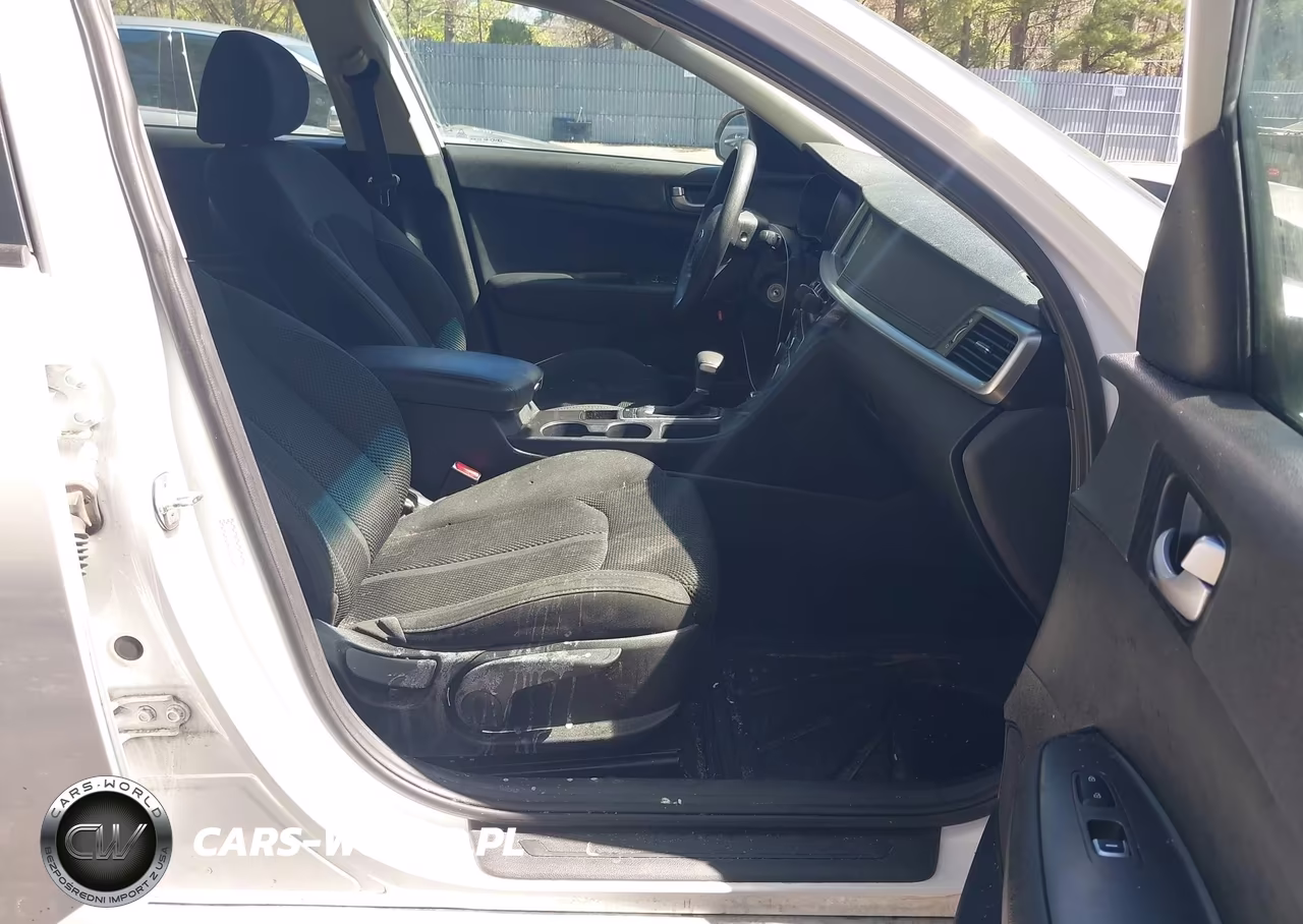 2019 Kia Optima Lx VIN:5XXGT4L31KG364819 - 5