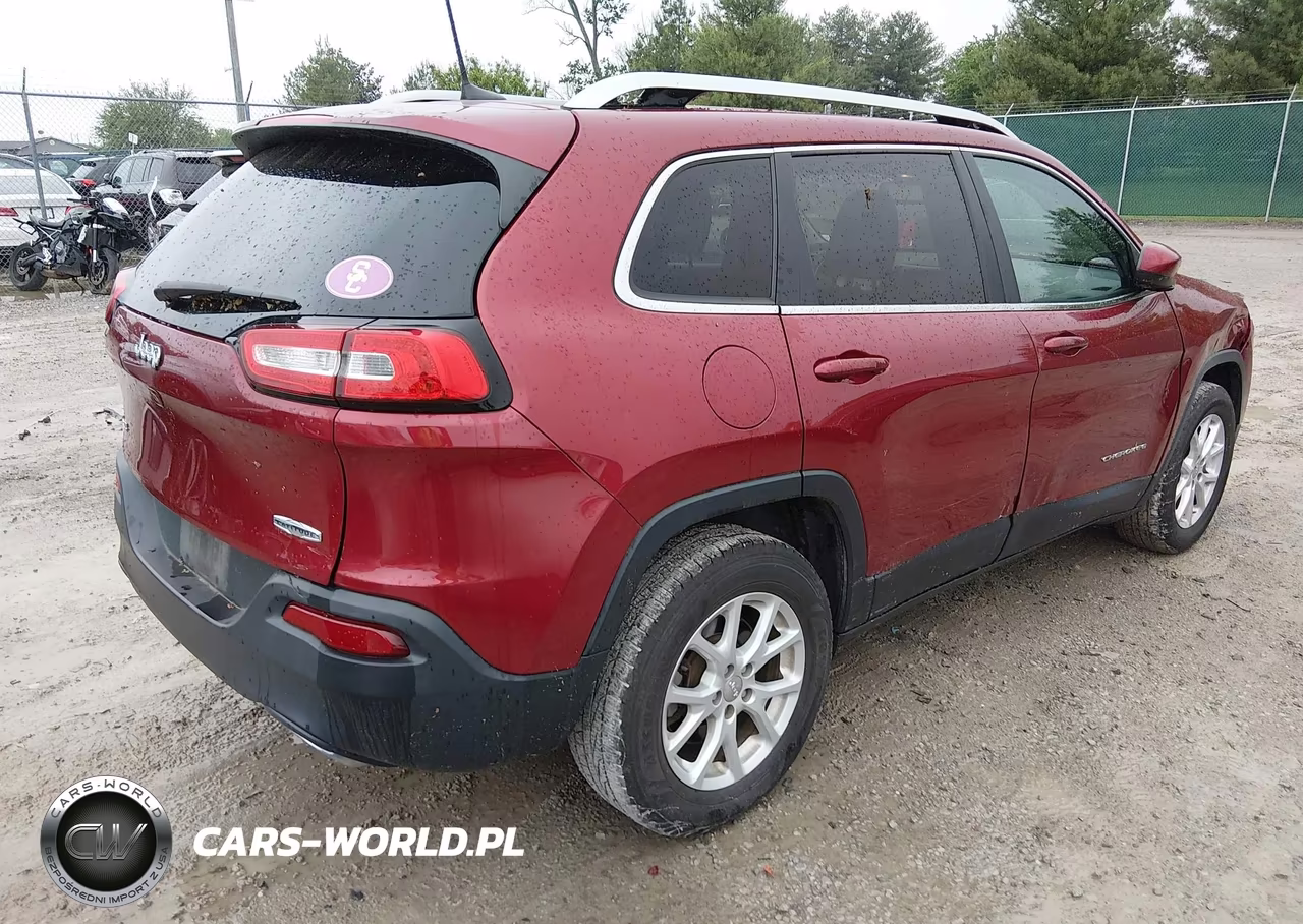 2016 Jeep Cherokee Latitude VIN:1C4PJMCS5GW338551 - 4