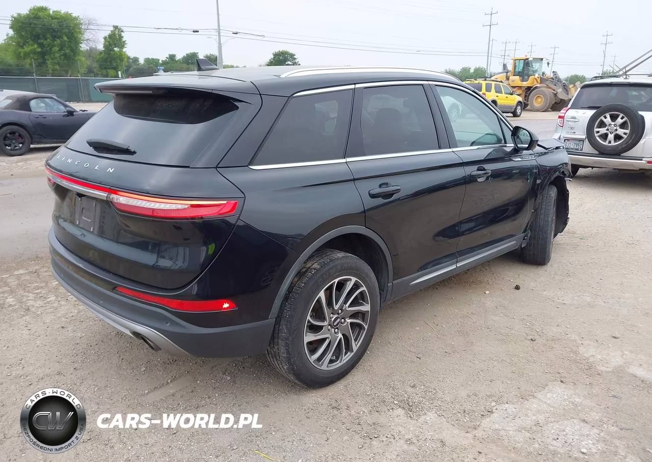 2021 Lincoln Corsair Standard VIN:5LMCJ1C93MUL23220 - 4