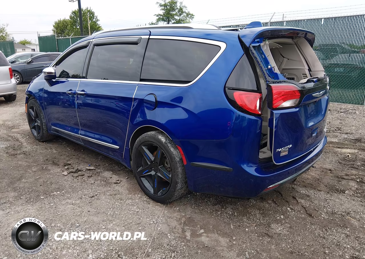 2020 Chrysler Pacifica Limited VIN:2C4RC1GG7LR184175 - 3