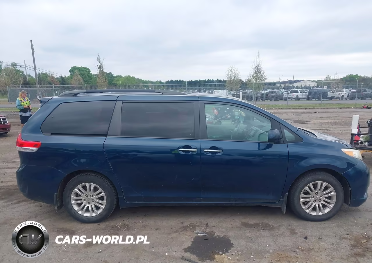 2012 Toyota Sienna Xle V6 8 Passenger VIN:5TDYK3DC4CS223680 - 13