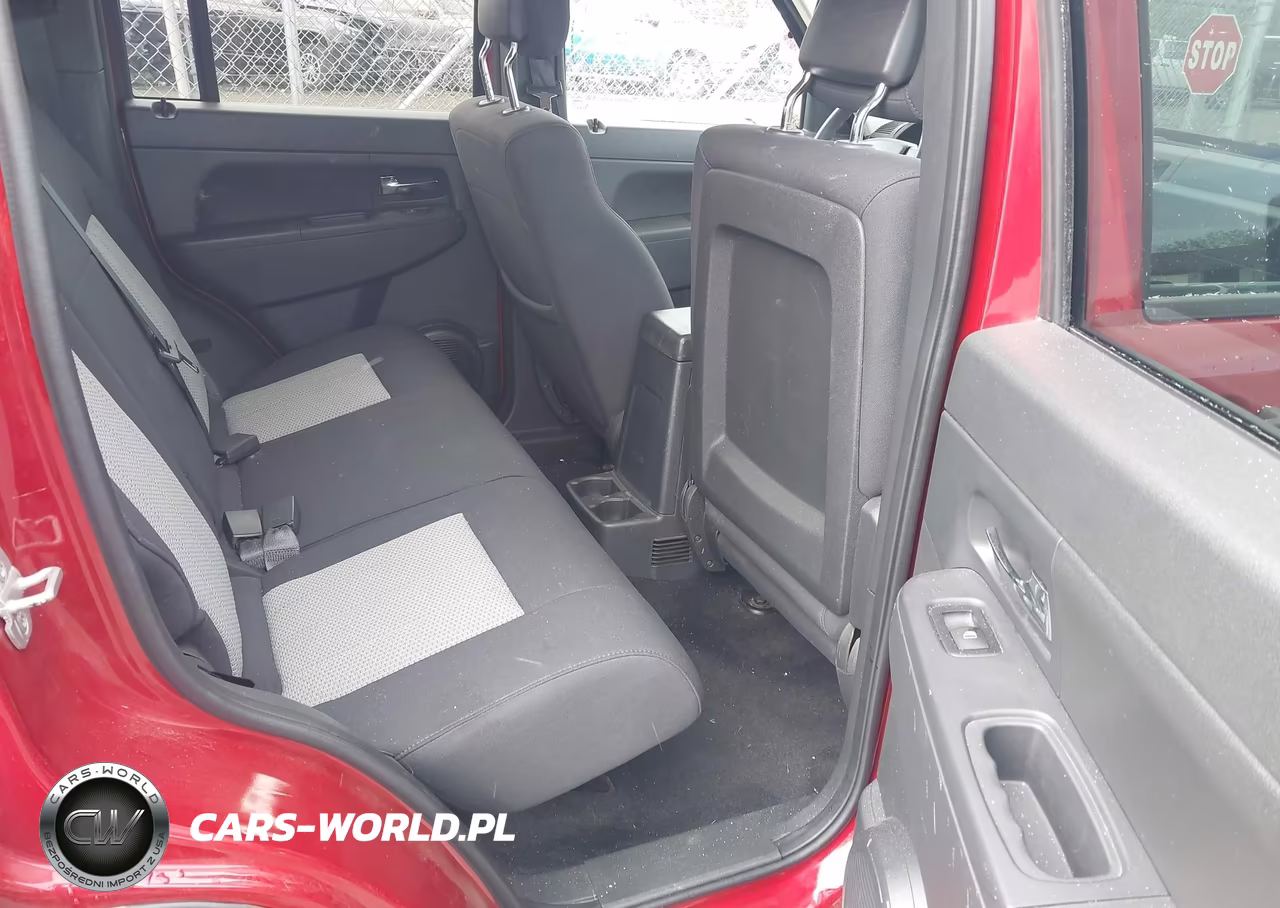 2010 Jeep Liberty Sport VIN:1J4PN2GK3AW167223 - 8