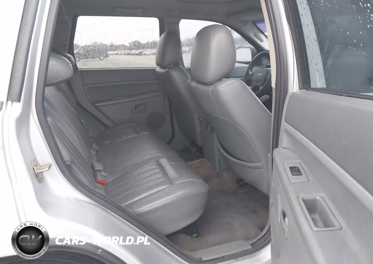 2007 Jeep Grand Cherokee Laredo VIN:1J8GS48K27C617858 - 8
