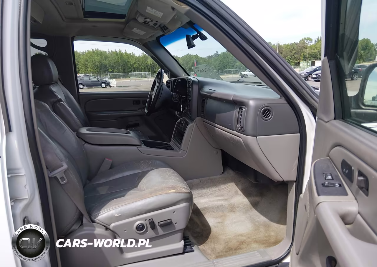2005 Chevrolet Tahoe Z71 VIN:1GNEC13T85R276851 - 5