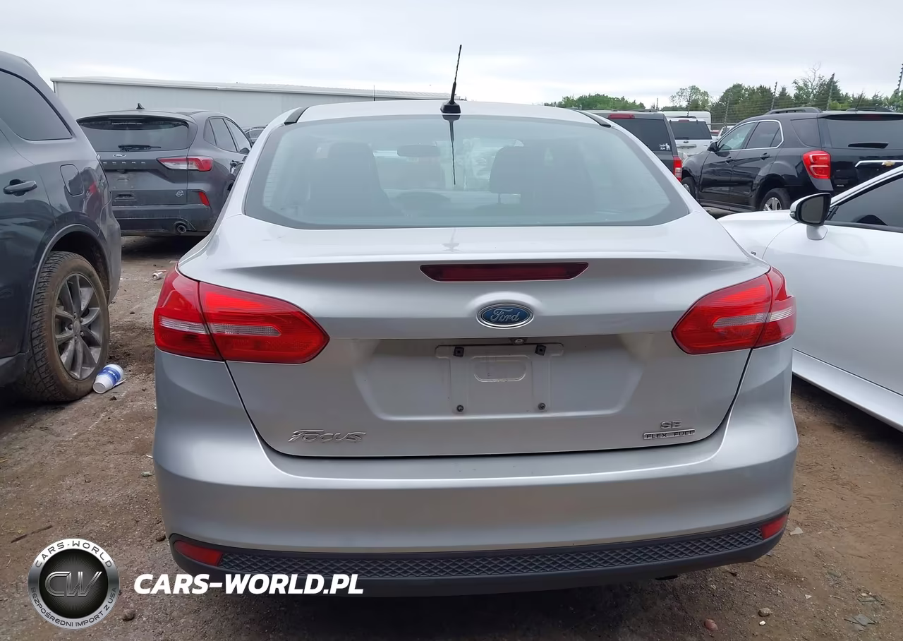 2015 Ford Focus Se VIN:1FADP3F27FL234088 - 16