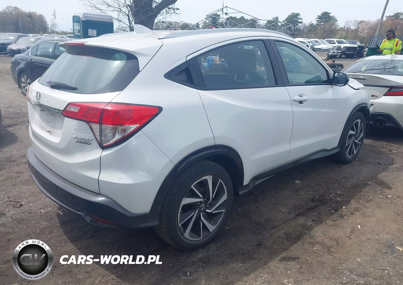 2019 Honda Hr-V Sport VIN:3CZRU6H10KM740427 - 4
