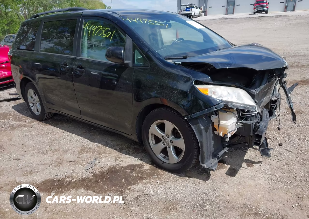 2015 Toyota Sienna Le 8 Passenger
