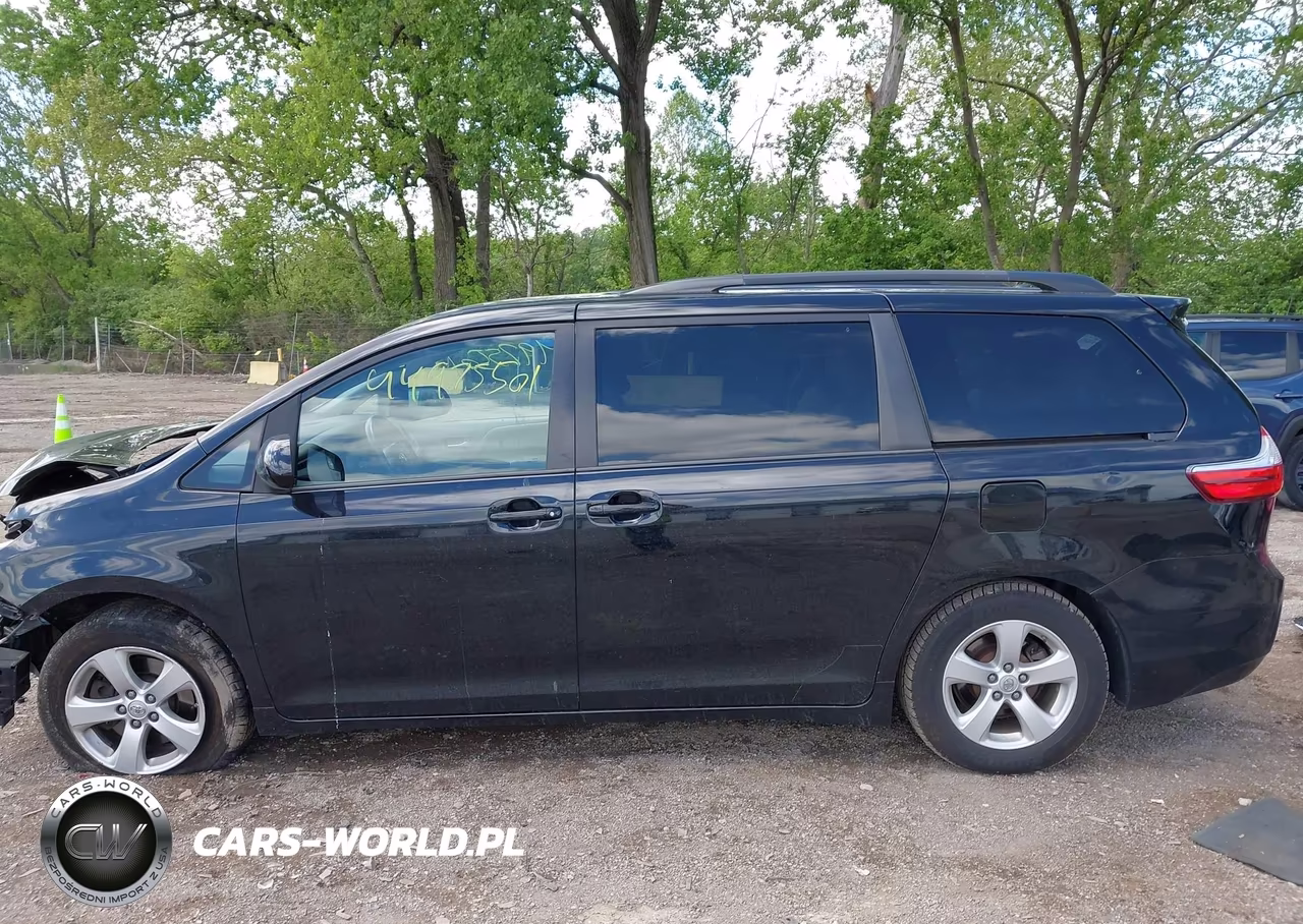 2015 Toyota Sienna Le 8 Passenger VIN:5TDKK3DC7FS537592 - 14