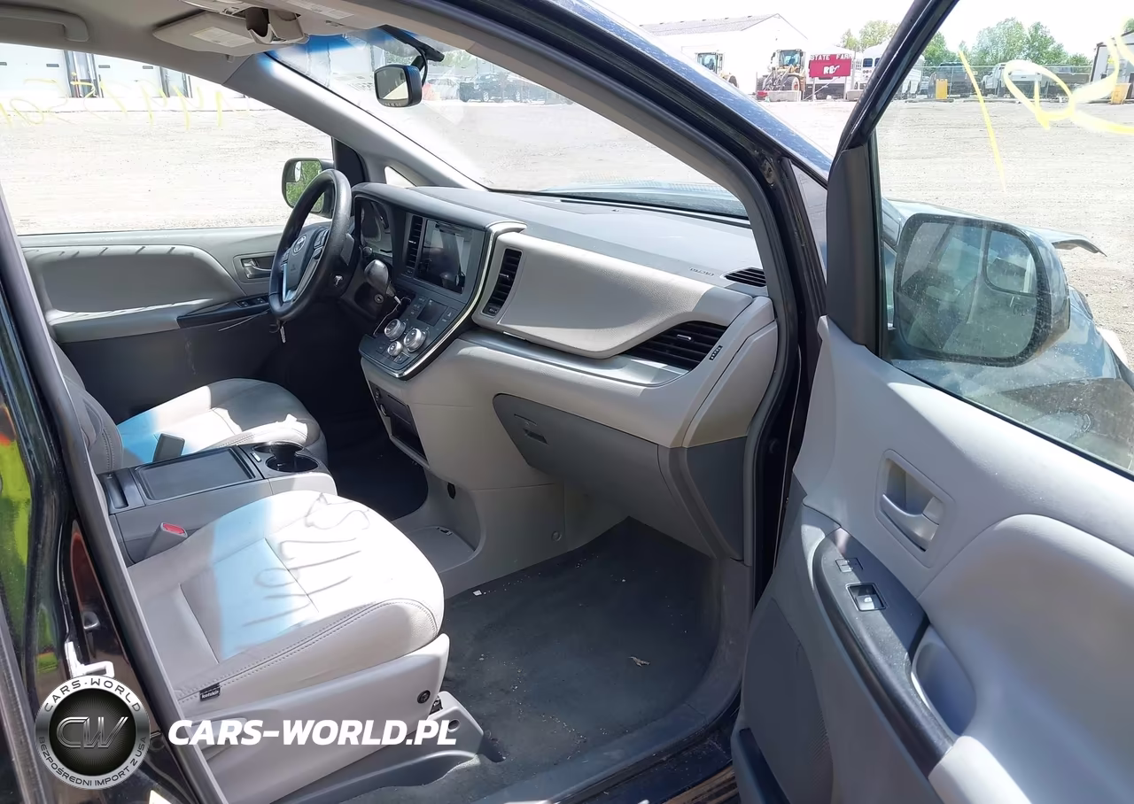 2015 Toyota Sienna Le 8 Passenger VIN:5TDKK3DC7FS537592 - 5