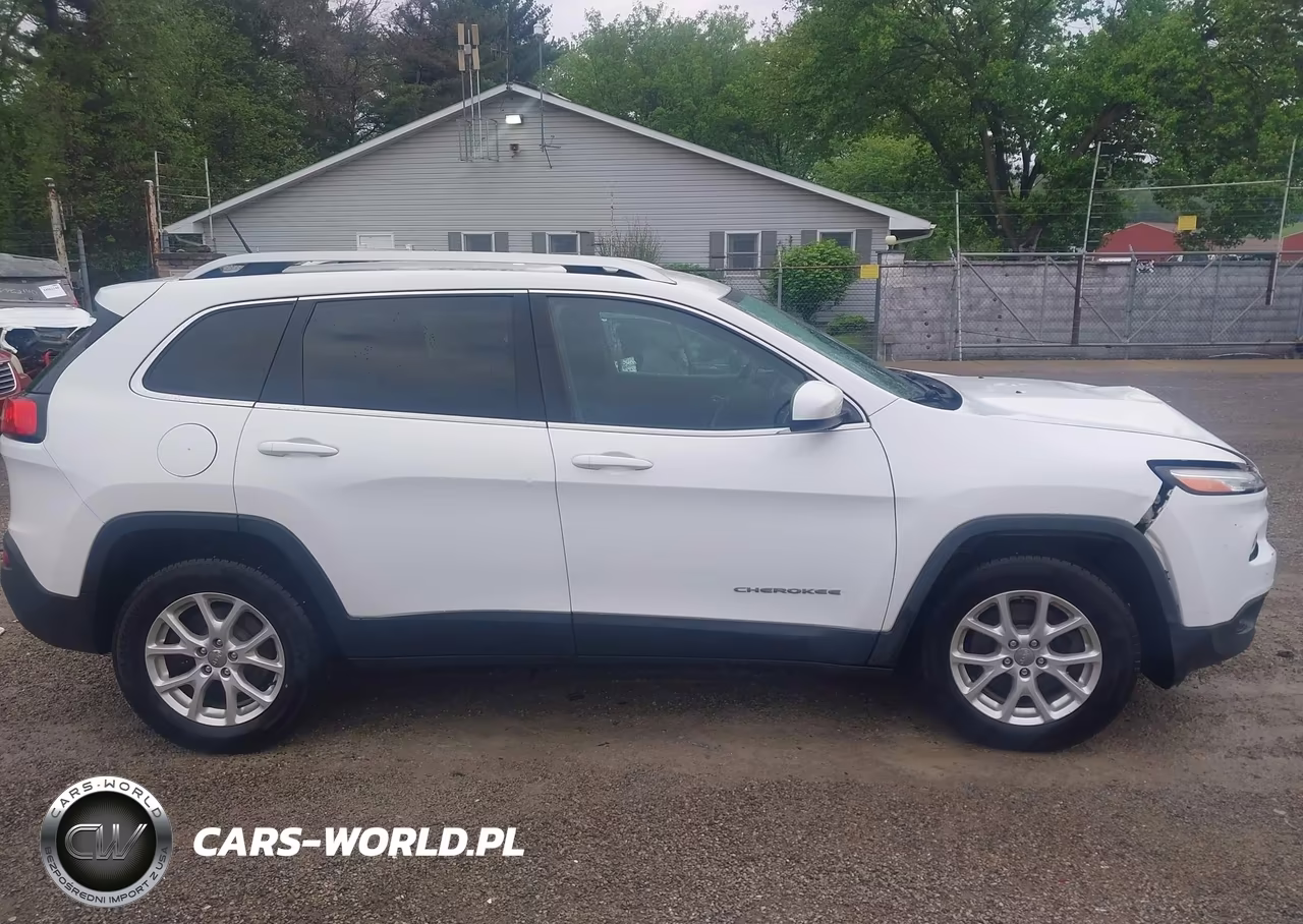 2015 Jeep Cherokee Latitude VIN:1C4PJMCB0FW515201 - 14