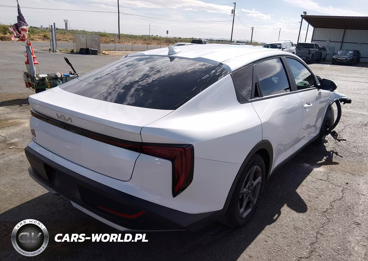 2025 Kia K4 Lxs VIN:3KPFT4DE7SE197466 - 4