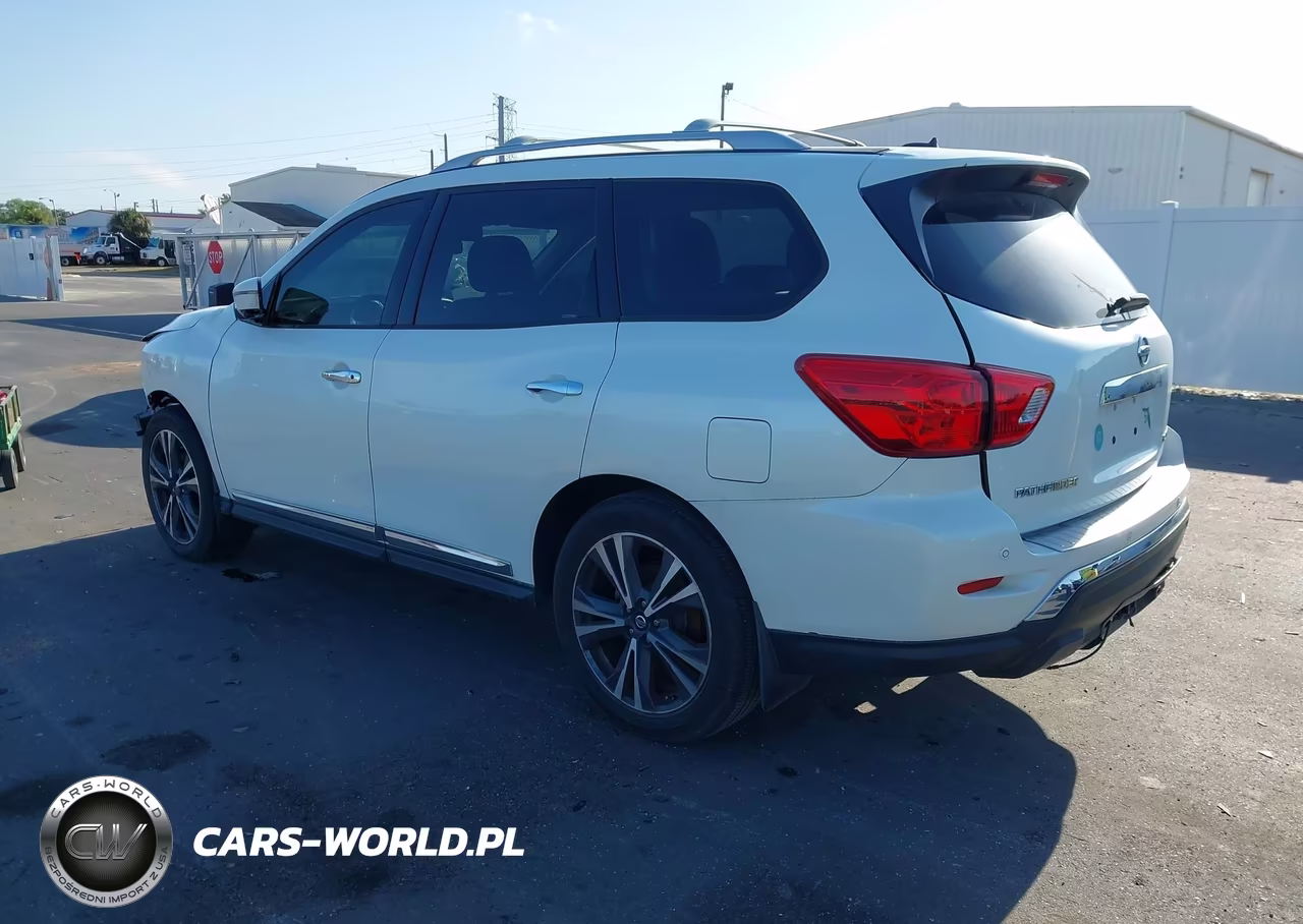 2017 Nissan Pathfinder Platinum VIN:5N1DR2MN2HC682345 - 3