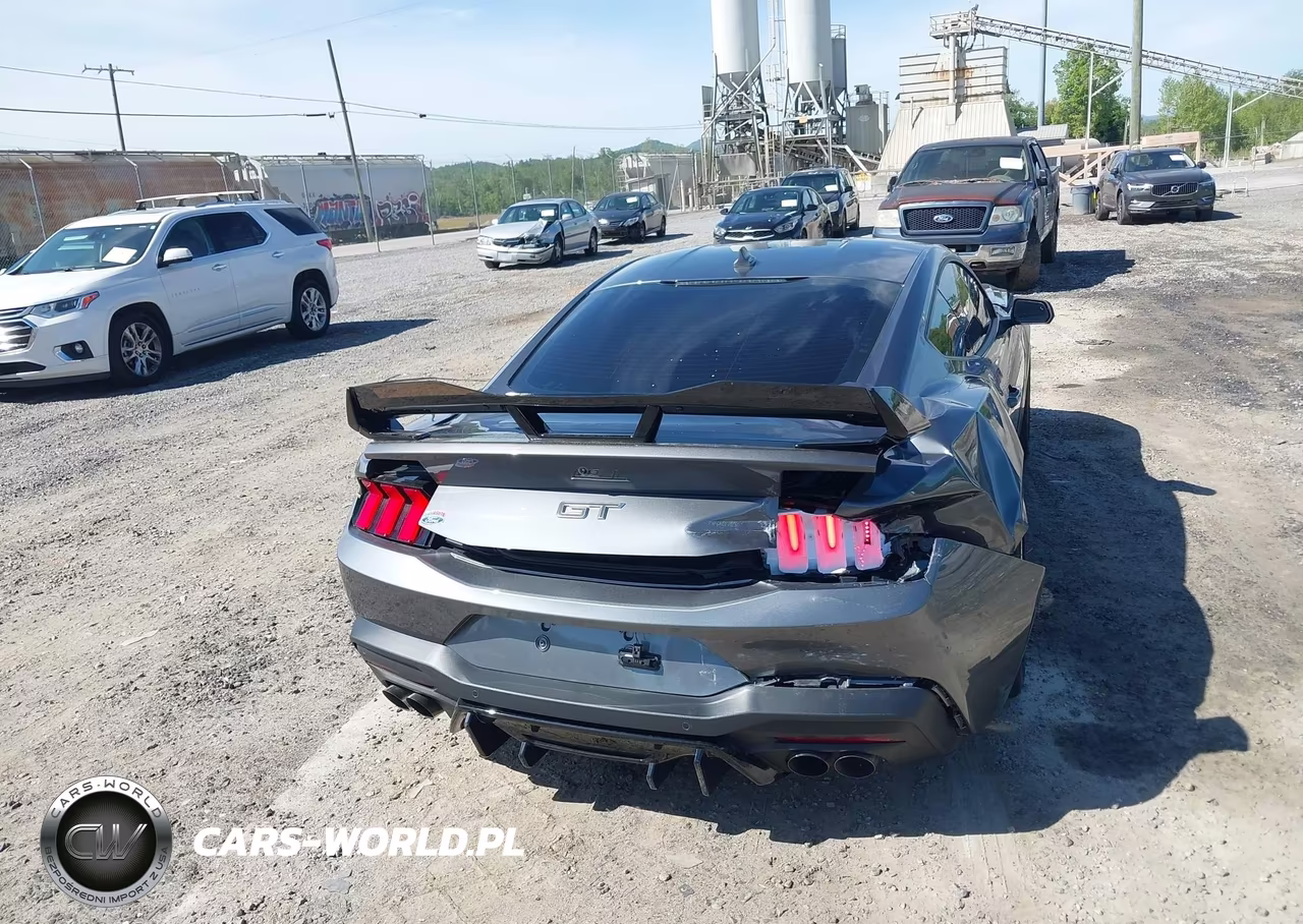 2025 Ford Mustang Gt Premium Fastback VIN:1FA6P8CF7S5413680 - 17
