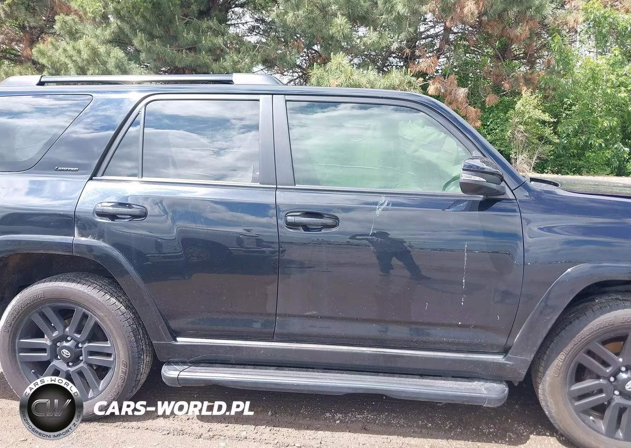 2020 Toyota 4Runner Nightshade Special Edition VIN:JTEBU5JR4L5739690 - 12