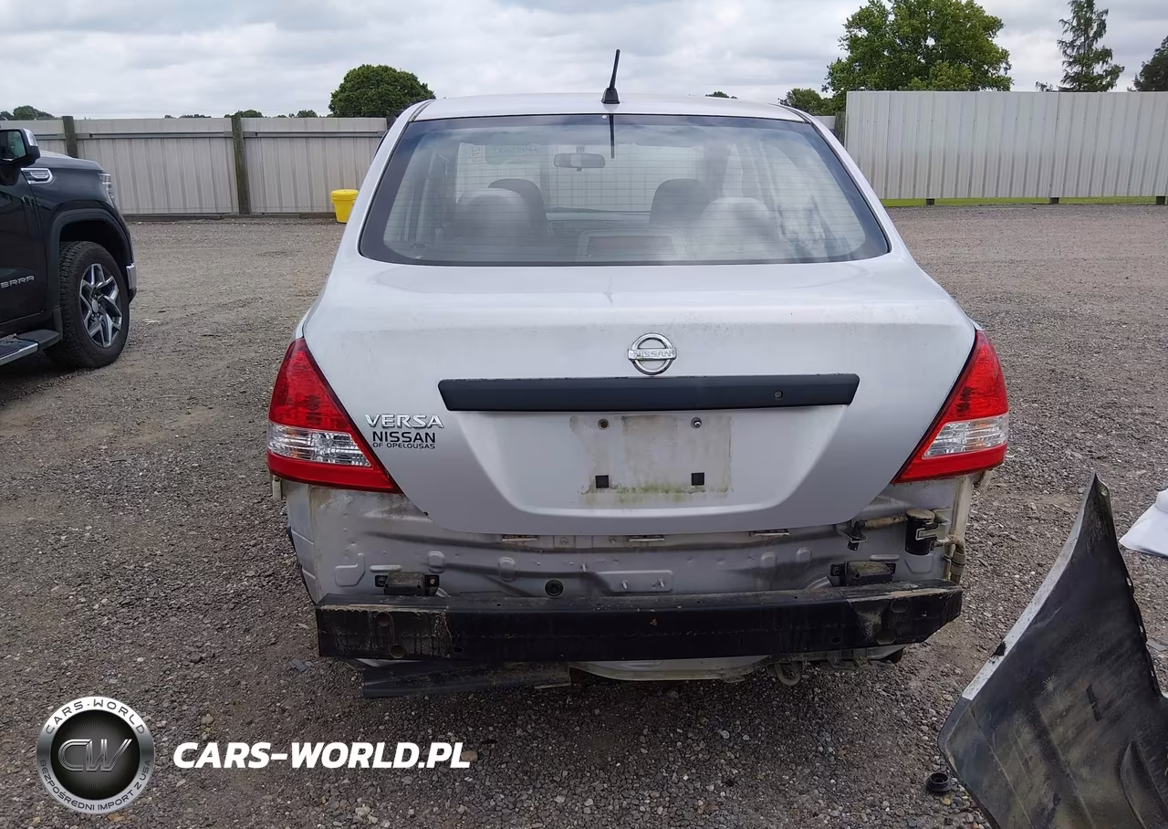 2010 Nissan Versa 1.6 VIN:3N1CC1AP0AL414635 - 17