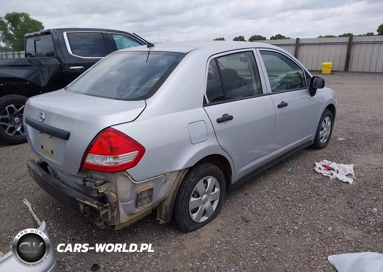 2010 Nissan Versa 1.6 VIN:3N1CC1AP0AL414635 - 4