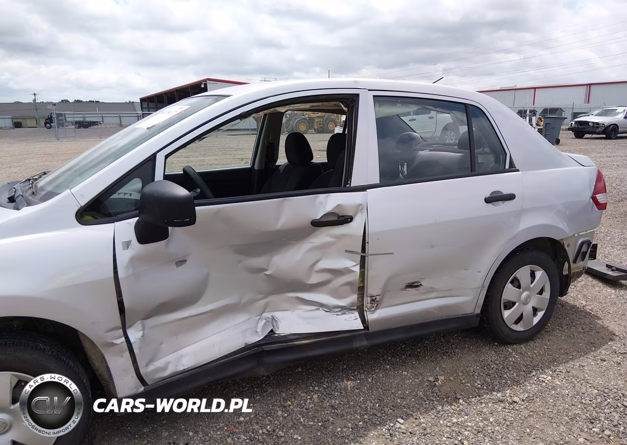 2010 Nissan Versa 1.6 VIN:3N1CC1AP0AL414635 - 6