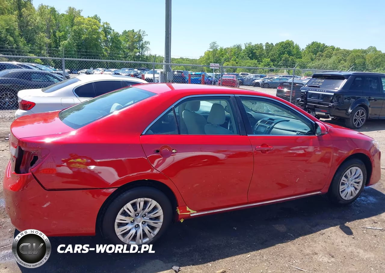 2014 Toyota Camry Le VIN:4T1BF1FKXEU760745 - 14