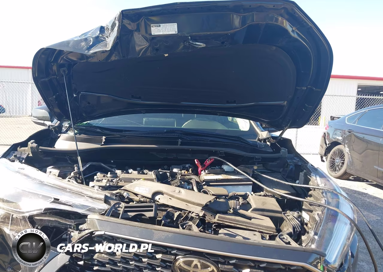 2024 Toyota Corolla Cross Xle VIN:7MUDAAAG1RV084832 - 10