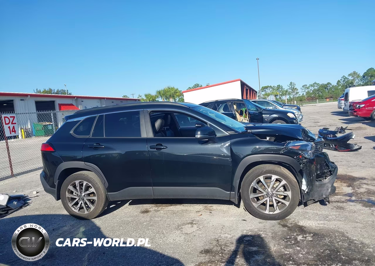 2024 Toyota Corolla Cross Xle VIN:7MUDAAAG1RV084832 - 13