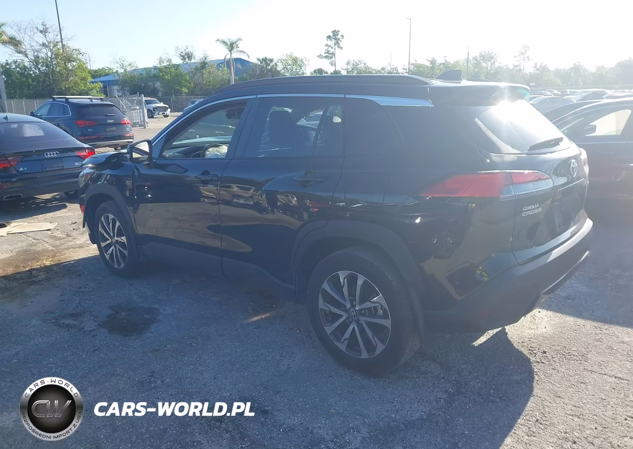 2024 Toyota Corolla Cross Xle VIN:7MUDAAAG1RV084832 - 3