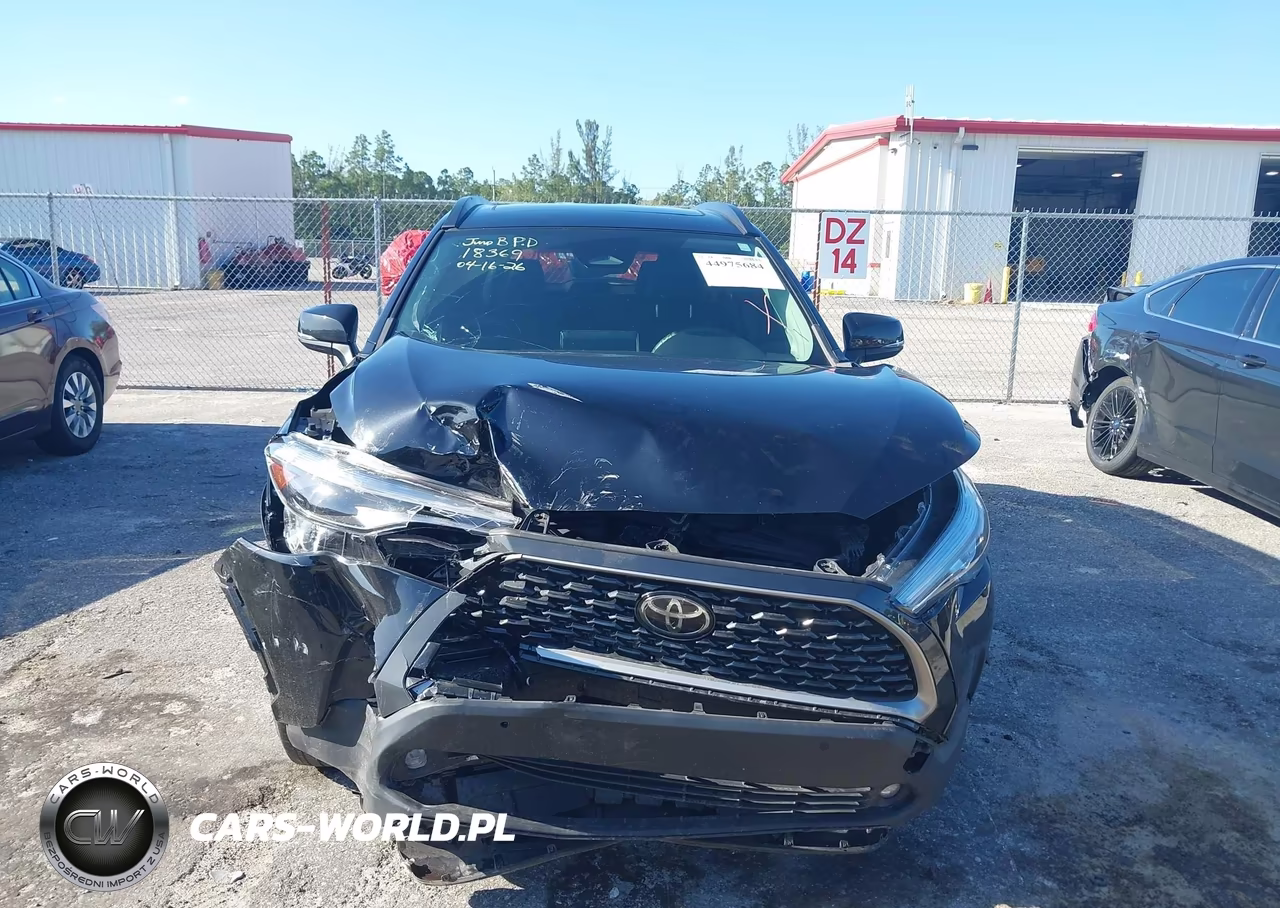 2024 Toyota Corolla Cross Xle VIN:7MUDAAAG1RV084832 - 6