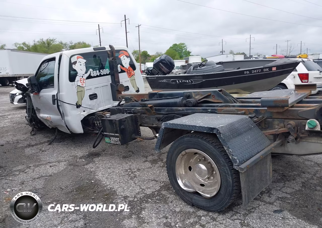 2015 Ford F-550 Chassis Xl VIN:1FDUF5HT9FED18153 - 13