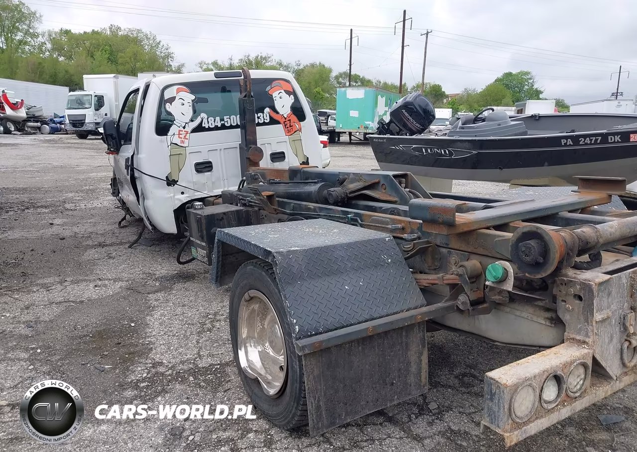2015 Ford F-550 Chassis Xl VIN:1FDUF5HT9FED18153 - 3