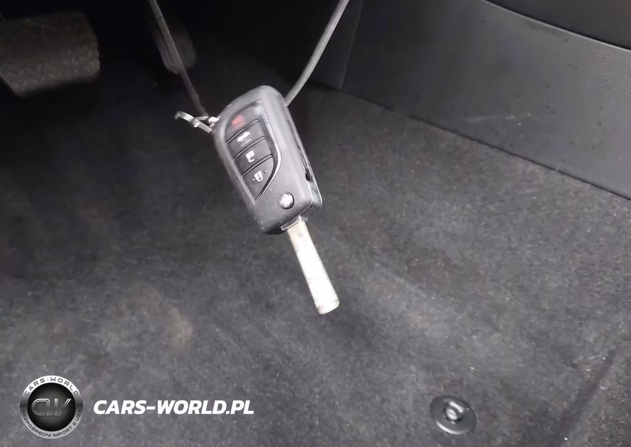 2025 Toyota Corolla Hybrid Le VIN:JTDBCMFE0S3100353 - 11