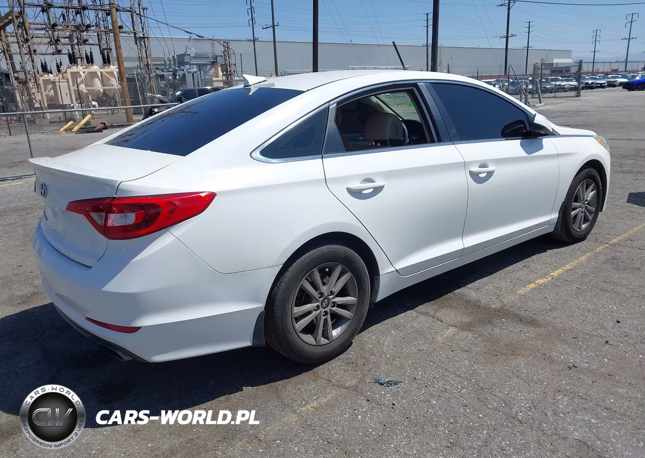 2015 Hyundai Sonata Se VIN:5NPE24AF5FH169338 - 4