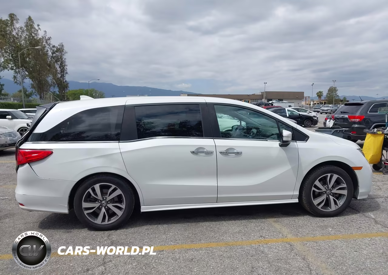 2022 Honda Odyssey Touring VIN:5FNRL6H81NB043931 - 13