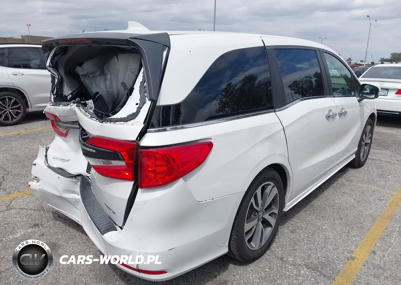 2022 Honda Odyssey Touring VIN:5FNRL6H81NB043931 - 4