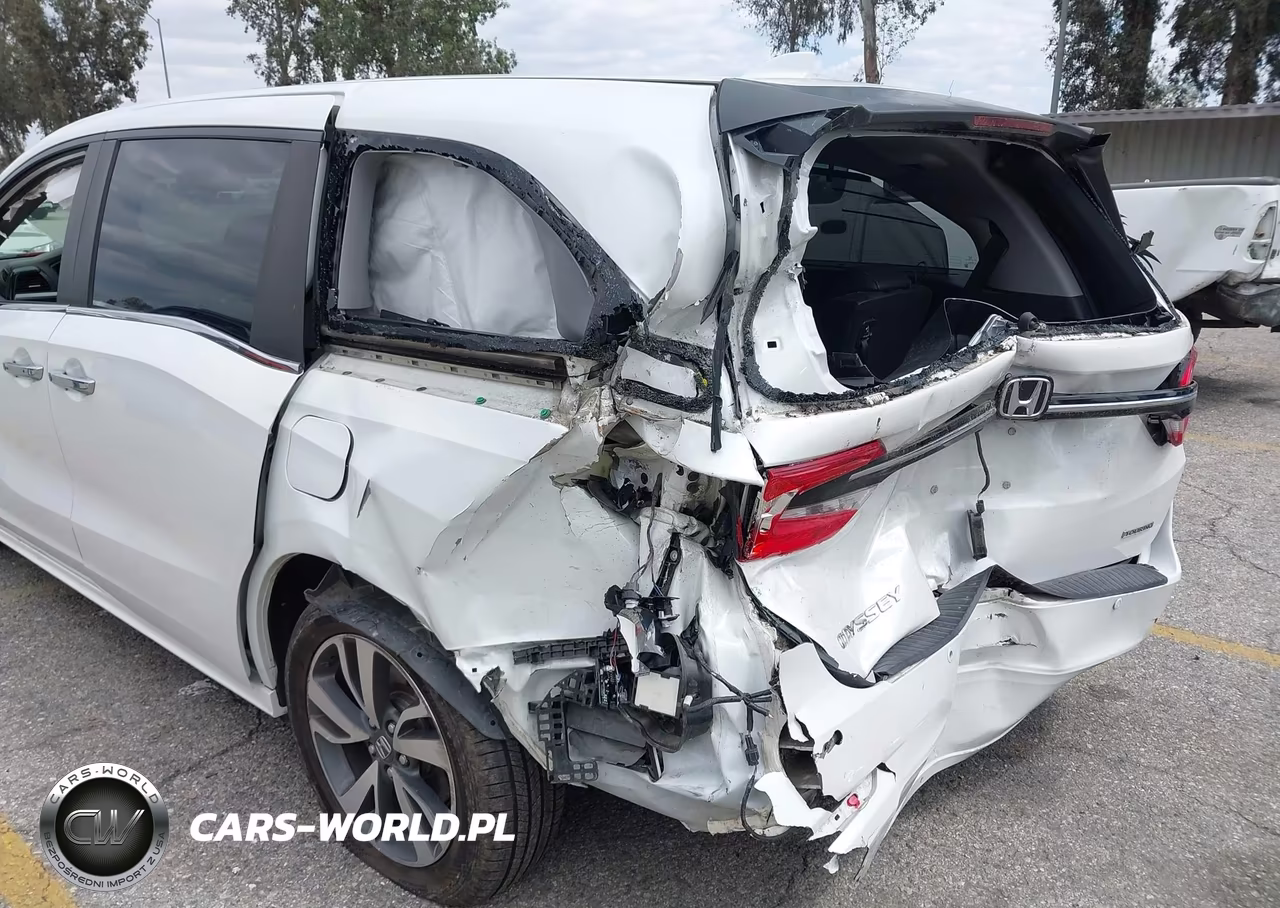 2022 Honda Odyssey Touring VIN:5FNRL6H81NB043931 - 6