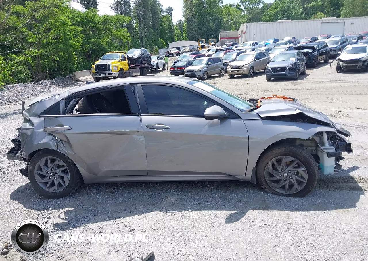 2024 Hyundai Elantra Sel VIN:KMHLM4DGXRU692253 - 12