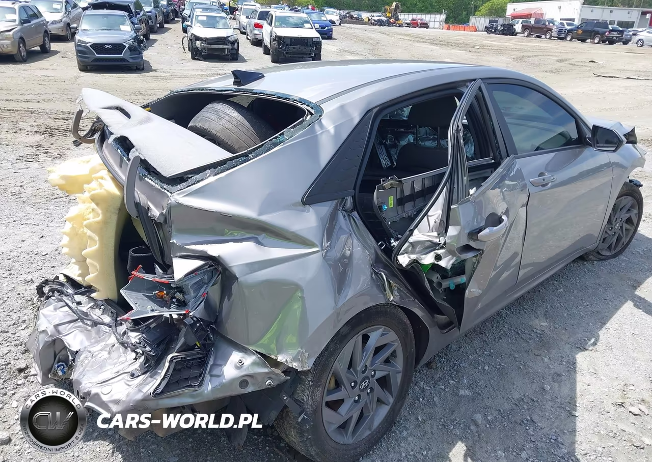 2024 Hyundai Elantra Sel VIN:KMHLM4DGXRU692253 - 16