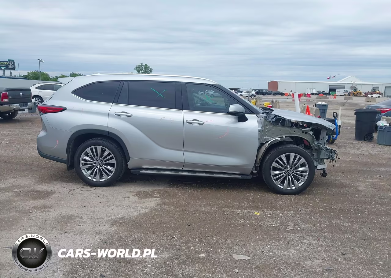 2023 Toyota Highlander Platinum VIN:5TDKDRAHXPS508537 - 14