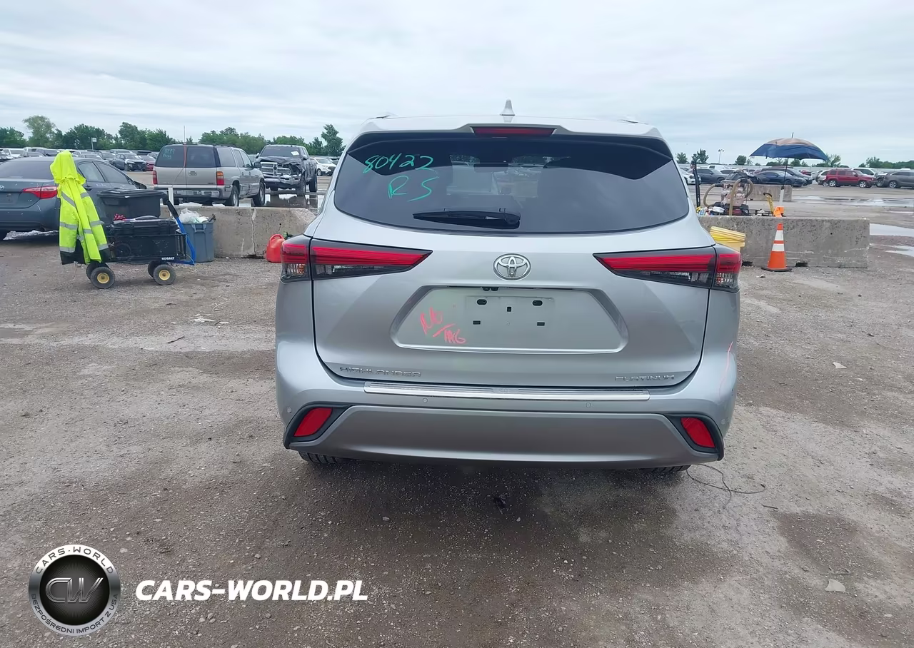 2023 Toyota Highlander Platinum VIN:5TDKDRAHXPS508537 - 17